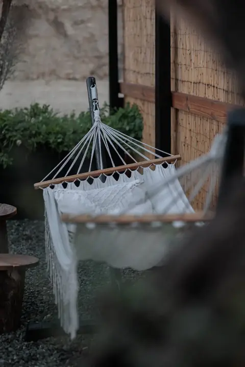 For Rest Glamping - Fat Owl Tent - Dining pergola with Outdoor Kitchen